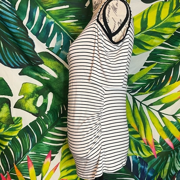 WHBM Women’s Medium White Black Cold Shoulder Cinched Waist Work Top - Picture 2 of 6